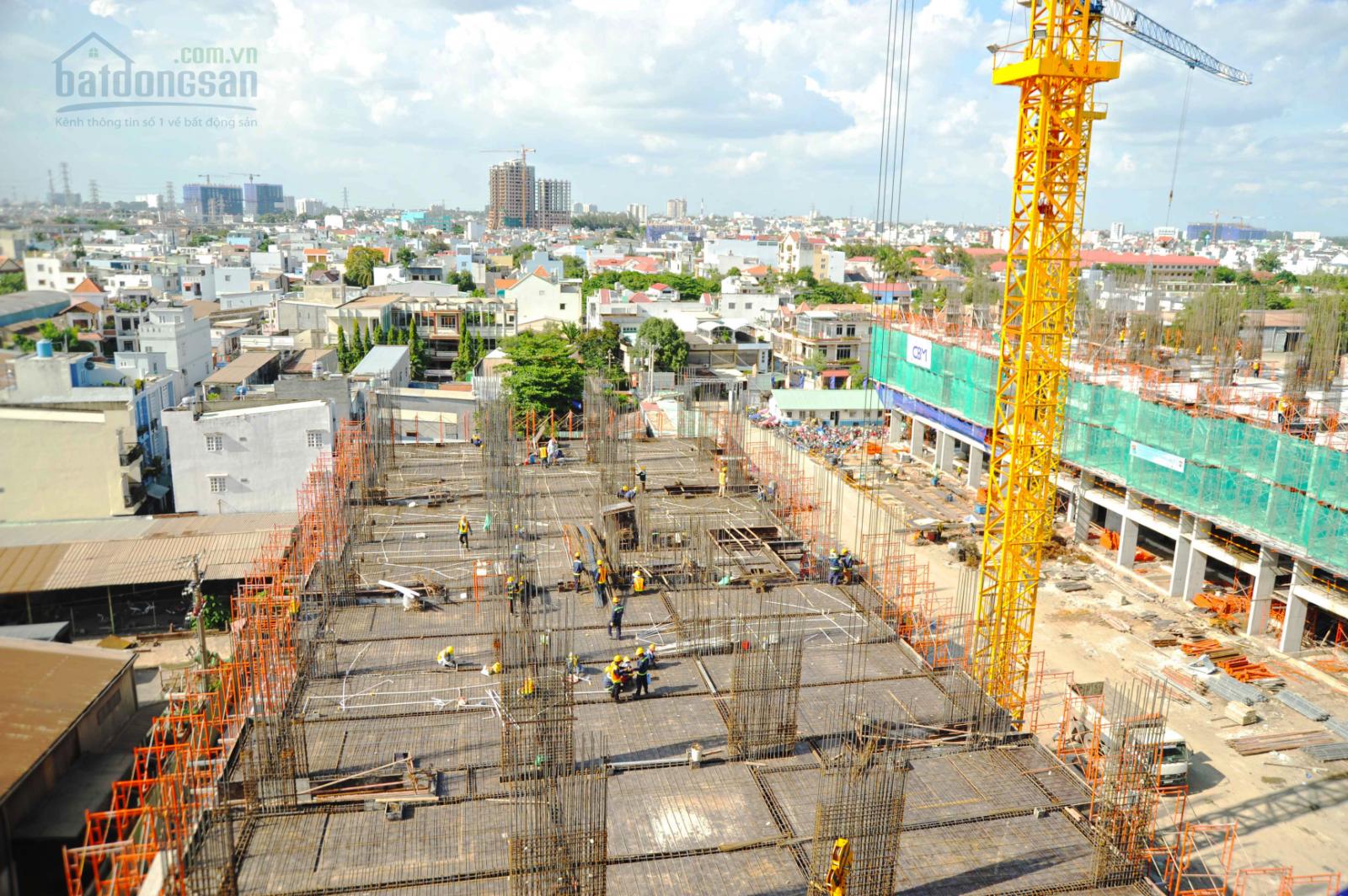 Hình ảnh một chung cư đang xây dựng tại khu Đông TP.HCM