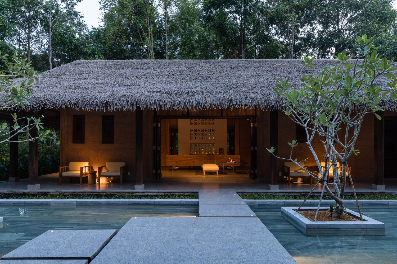 khung cảnh nh&agrave; nghỉ dưỡng khi l&ecirc;n đ&egrave;n