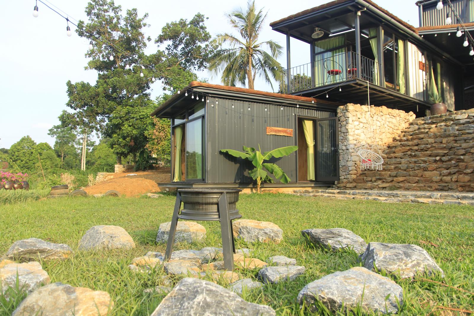 Ng&ocirc;i nh&agrave; lấy cảm hứng từ những khối container