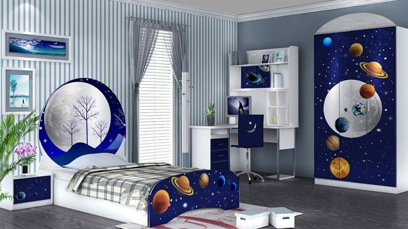 Ph&ograve;ng ngủ d&agrave;nh cho b&eacute; trai được thiết kế v&agrave; decor theo chủ đề vũ trụ, ng&acirc;n h&agrave; cho b&eacute; thỏa sức ph&aacute;t huy tr&iacute; tưởng tượng.