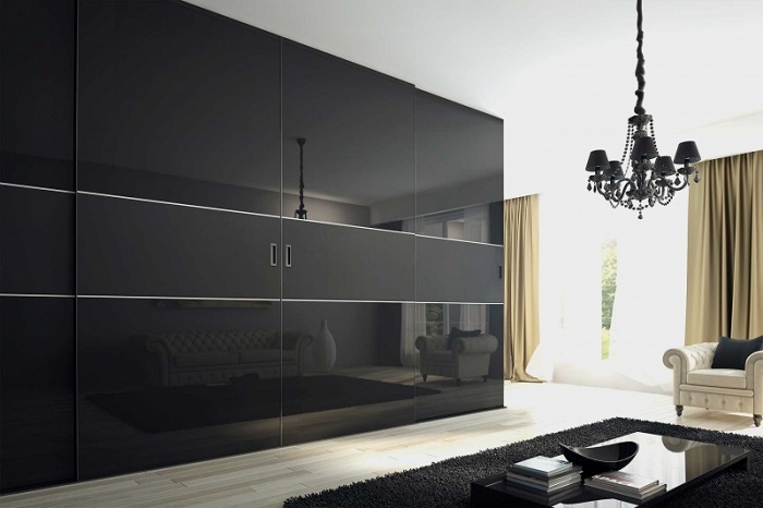 hệ tủ m&agrave;u đen s&aacute;ng b&oacute;ng với bề mặt ốp Acrylic ấn tượng