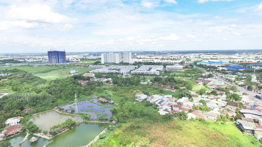 h&igrave;nh ảnh một khu đất thực hiện dự &aacute;n nh&agrave; ở nh&igrave;n từ tr&ecirc;n cao