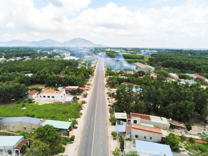 h&igrave;nh ảnh một g&oacute;c thị x&atilde; Ph&uacute; Mỹ nơi c&oacute; dự &aacute;n du lịch sinh th&aacute;i nghỉ dưỡng T&oacute;c Ti&ecirc;n