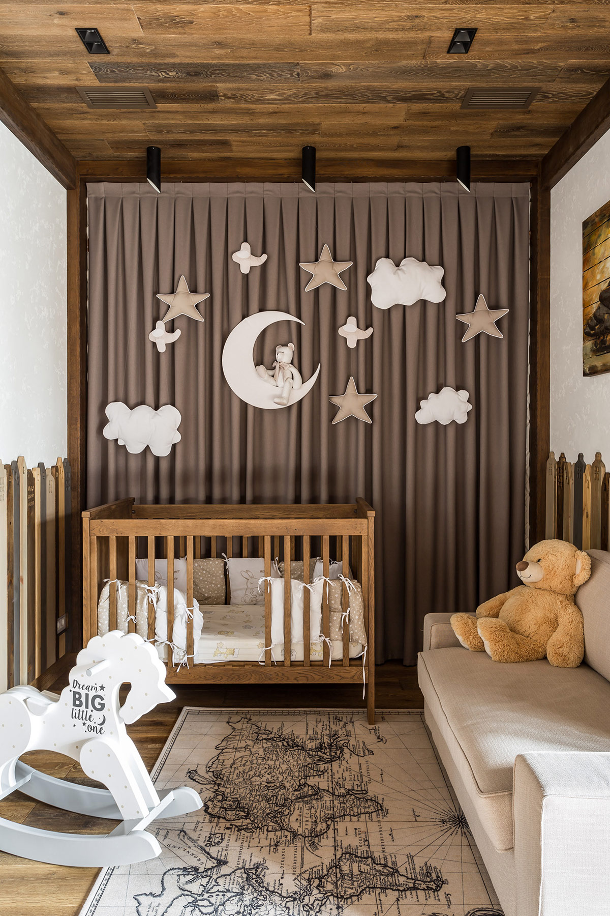 Ph&ograve;ng trẻ em cực cuốn h&uacute;t, nơi trăng sao đến chơi đ&ugrave;a tr&ecirc;n m&agrave;n cửa sổ.