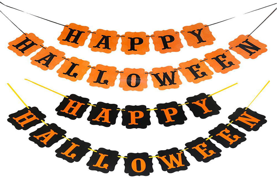 Dòng chữ màu vàng, đen đơn giản này cũng đủ gợi không khí Halloween trong nhà bạn.