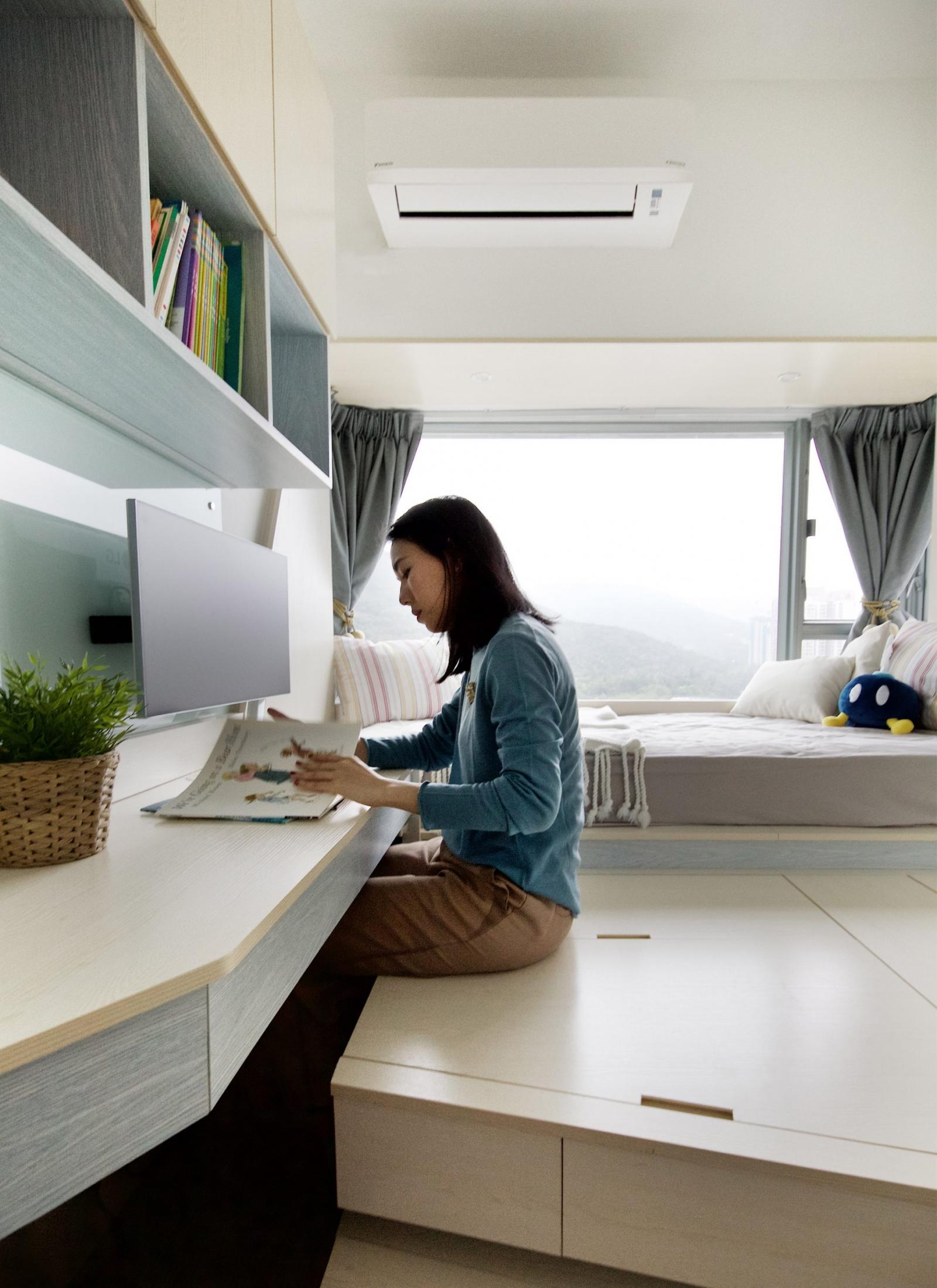 b&agrave;n l&agrave;m việc, đọc s&aacute;ch, trang điểm t&iacute;ch hợp trong ph&ograve;ng ngủ nhỏ