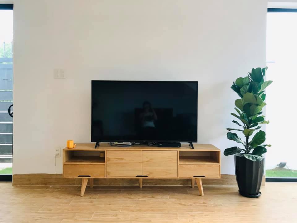 kệ tivi ph&ograve;ng kh&aacute;ch
