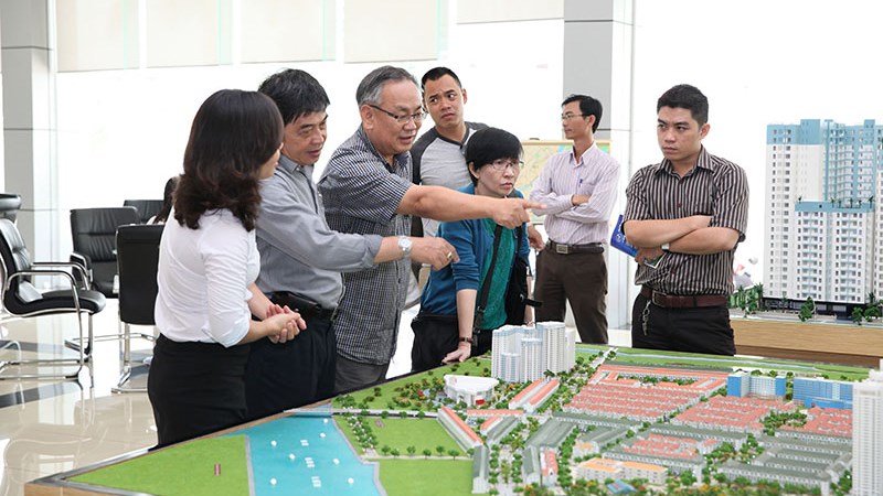 m&ocirc;i giới tư vấn bất động sản