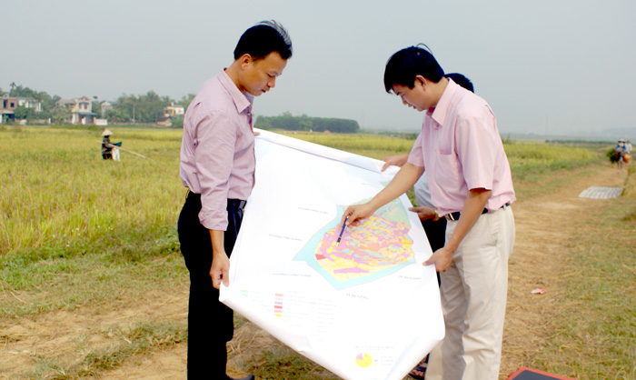 Đo đạc v&agrave; t&iacute;nh to&aacute;n t&aacute;ch thử đất