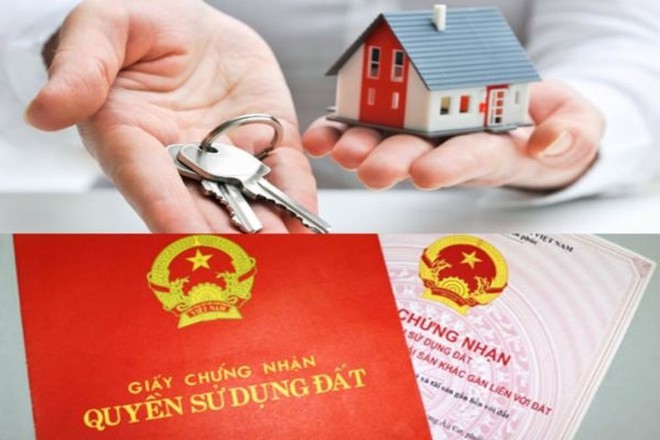 hình ảnh minh họa cho việc sang tên sổ đỏ nhà đất thừa kế vớ mô hình ngôi nhà, chìa khóa trên lòng bàn tay, sổ đỏ tượng trưng