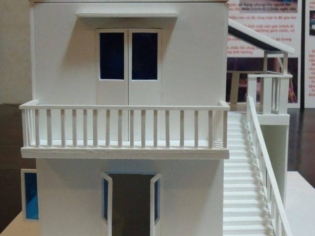 Mô hình nhà gác 2 tầng đổ sàn bê tông cốt thép, phần mái trên cùng lợp tôn hoặc ngói truyền thống, hoặc đổ sàn bê tông