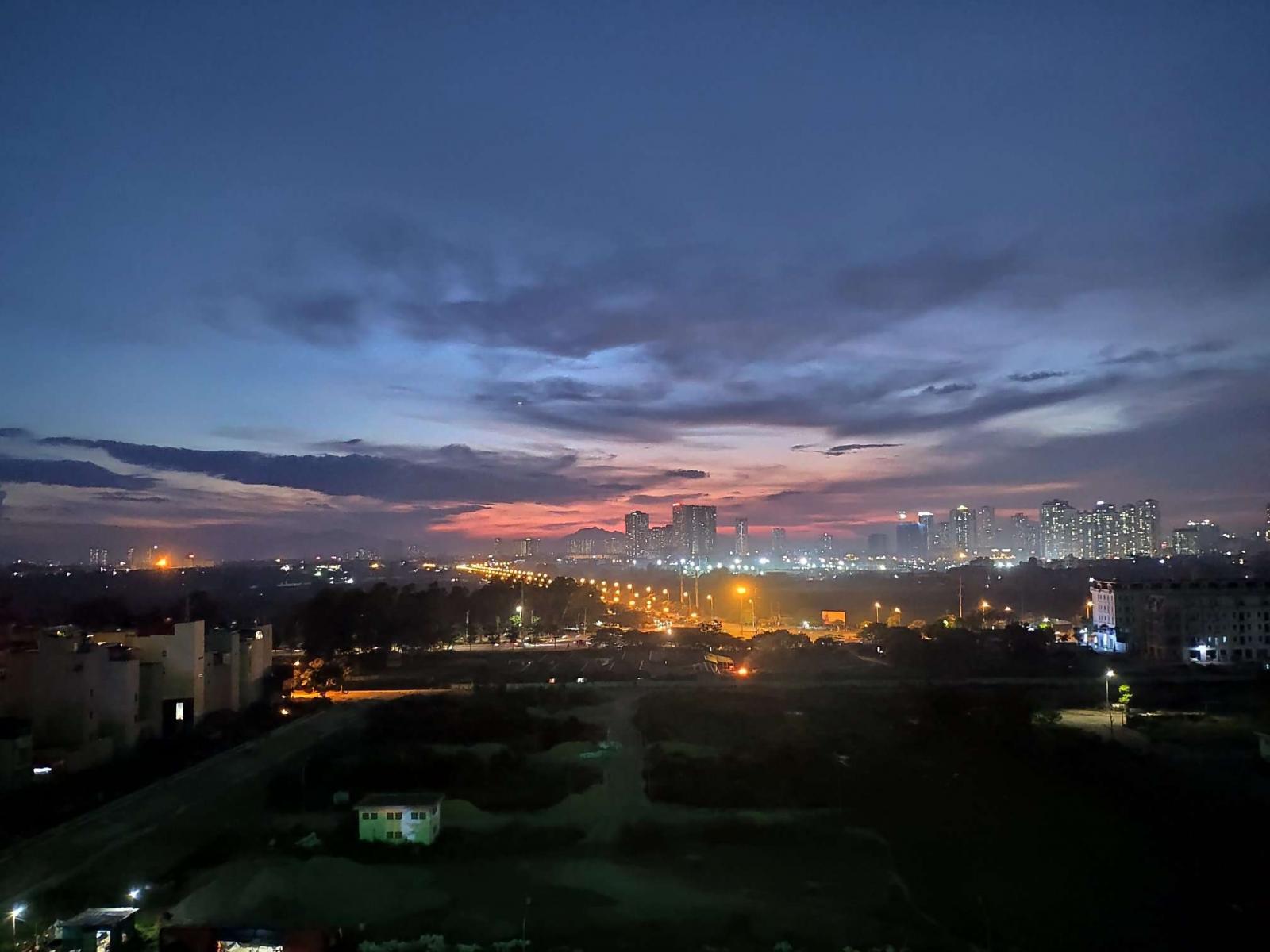 View từ ban c&ocirc;ng căn hộ của vợ chồng trẻ