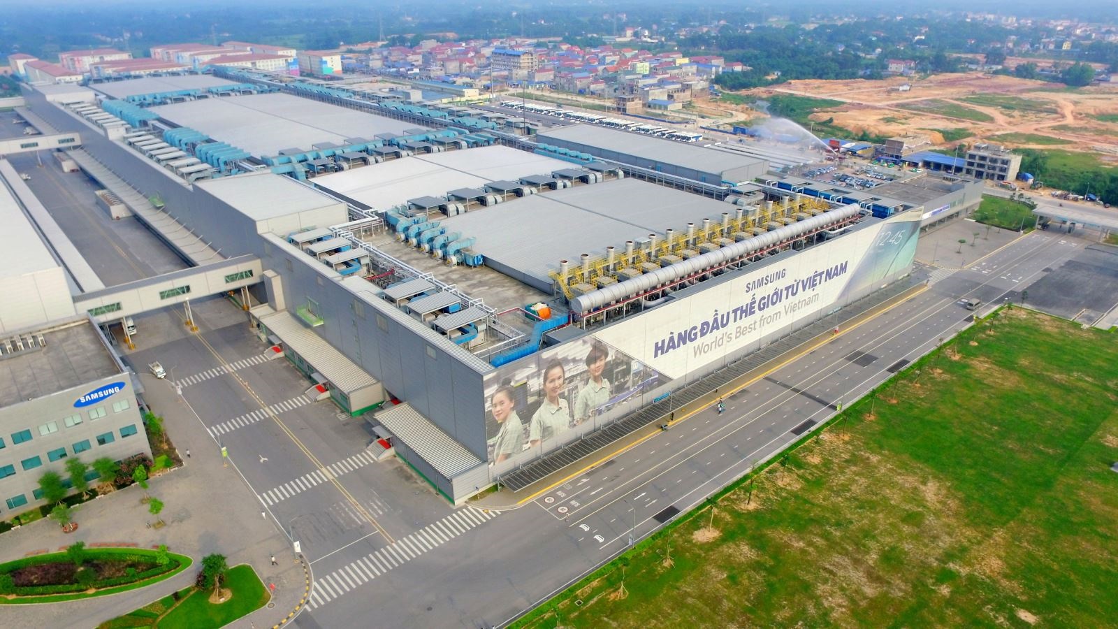 hình ảnh một khu công nghiệp nhìn từ trên cao