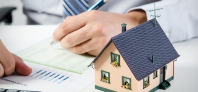 h&igrave;nh ảnh minh họa cho việc vay mua nh&agrave; với m&ocirc; h&igrave;nh ng&ocirc;i nh&agrave;, k&yacute; hợp đồng