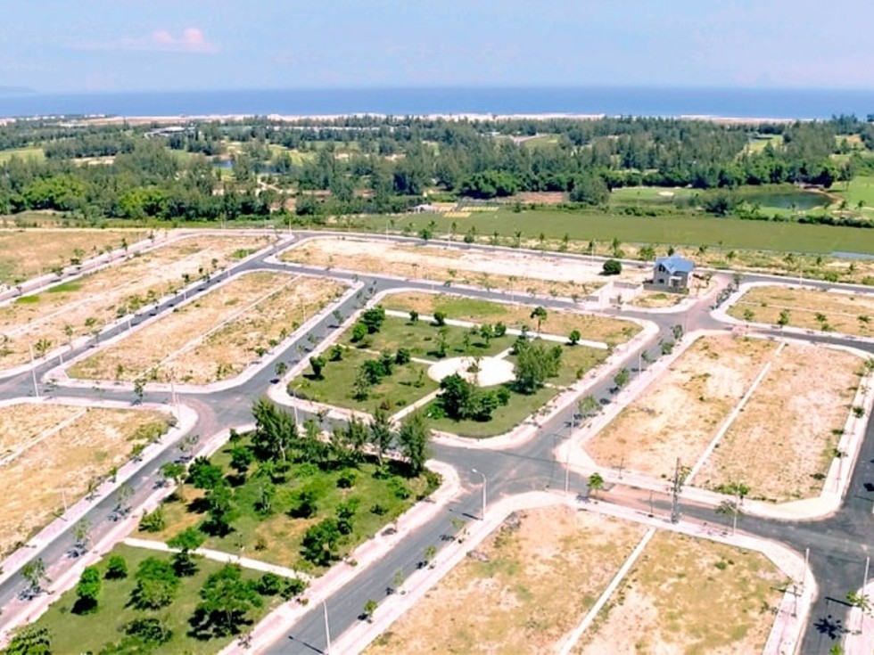 khu đất được phân chia thành nhiều lô với diện tích khác nhau