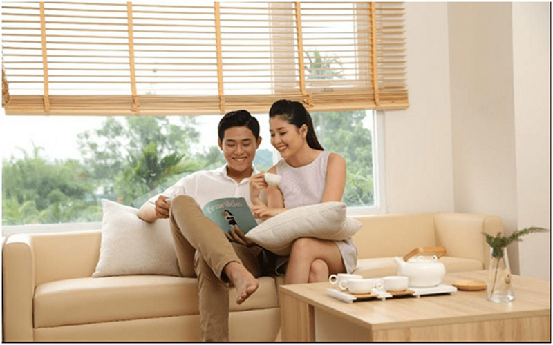 gia đình trẻ mua nhà