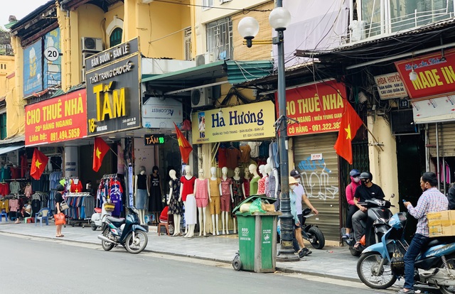 h&agrave;ng loạt nh&agrave; phố c&oacute; cửa h&agrave;ng kinh doanh ở tầng 1