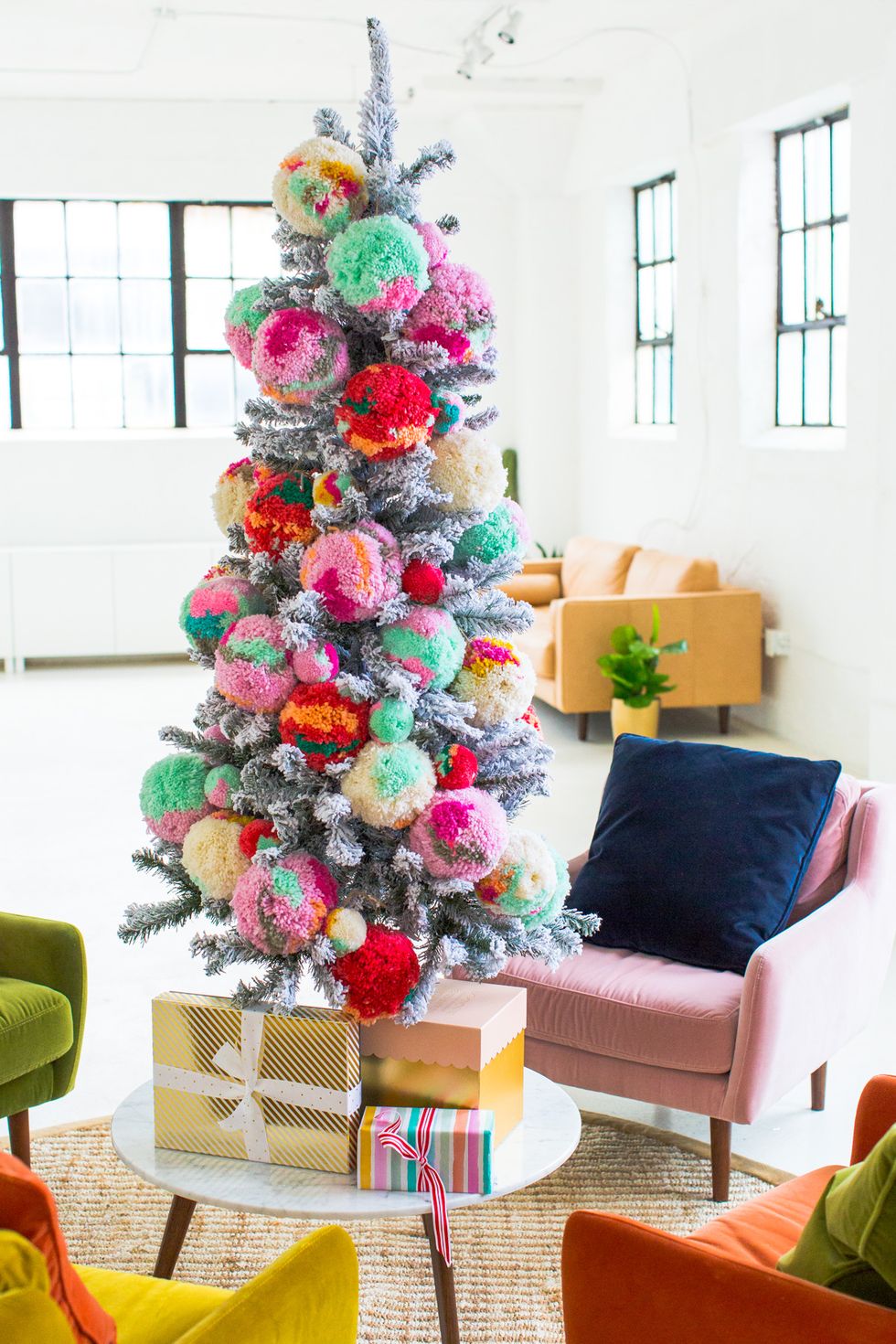 c&acirc;y th&ocirc;ng Noel ph&aacute; c&aacute;ch