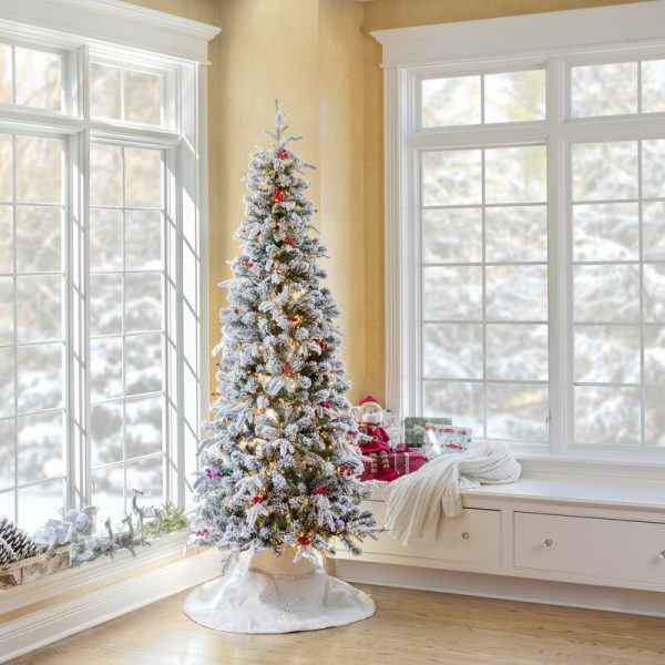 h&igrave;nh ảnh c&acirc;y th&ocirc;ng Noel nh&acirc;n tạo phủ tuyết trắng