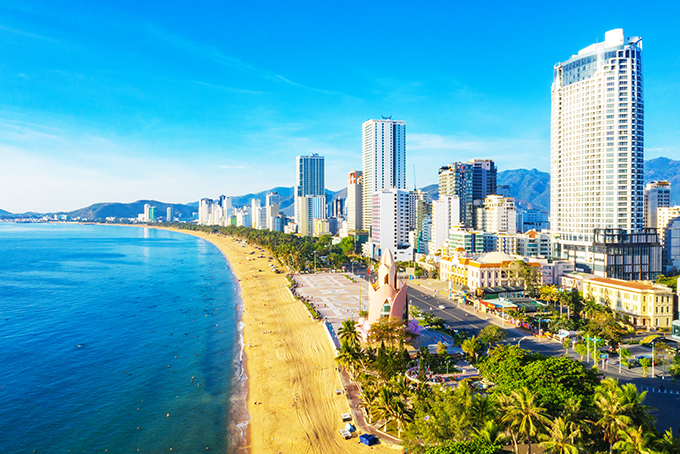 hình ảnh một góc TP. Nha Trang, tỉnh Khánh Hòa với những tòa nhà cao tầng nằm ven biển