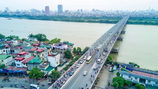 hình ảnh phượng tiện giao thông lưu thông trên cầu Chương Dương bắc qua sông Hồng