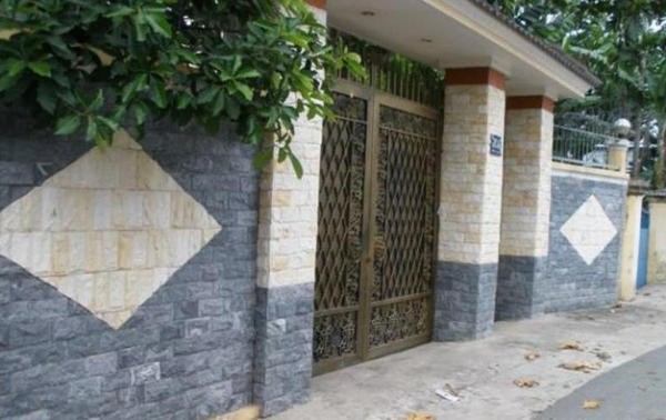 hình ảnh mặt tiền nhà ốp gạch thẻ kiểu tạo khối ấn tượng