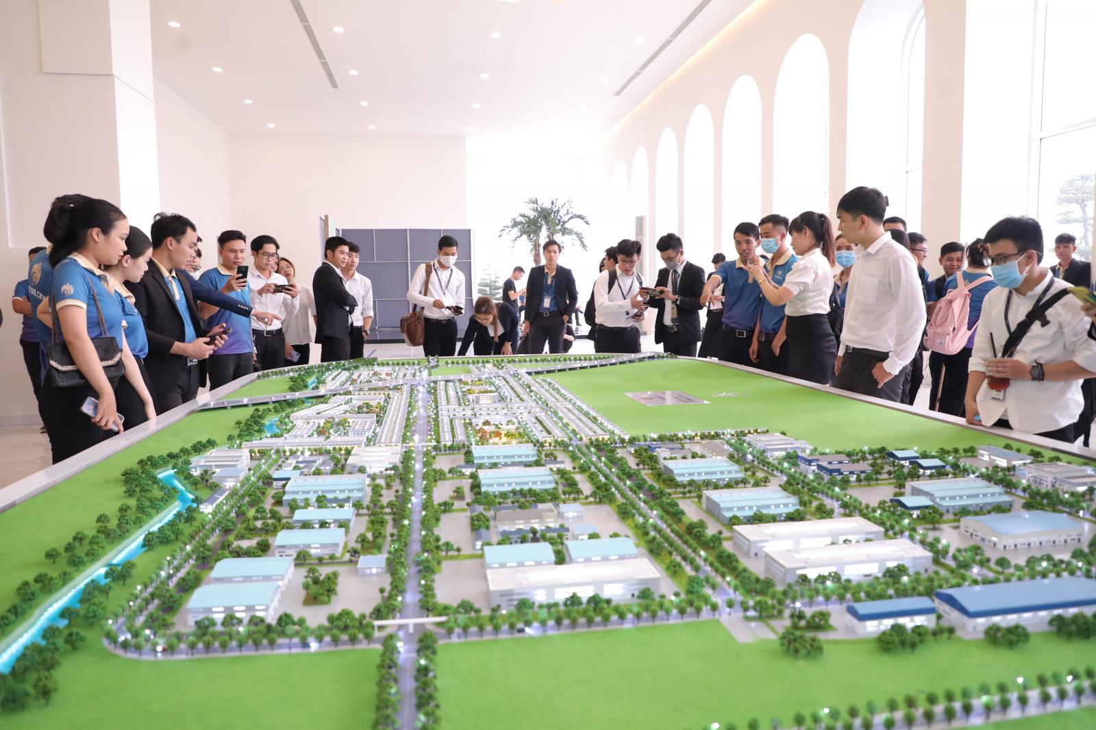 H&igrave;nh ảnh mở b&aacute;n dự &aacute;n khu T&acirc;y