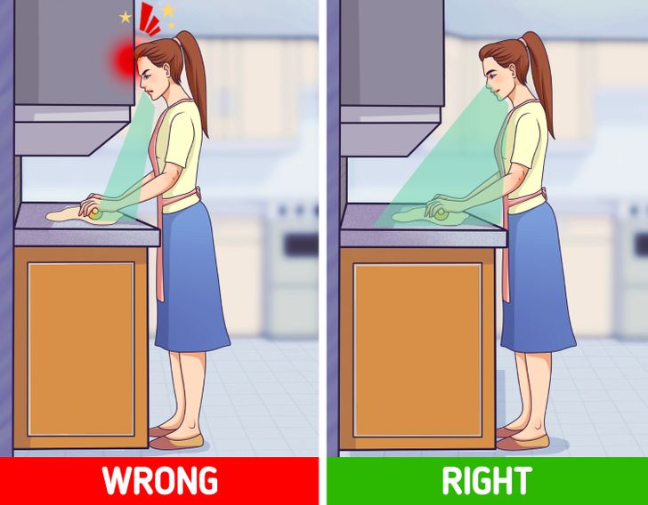 h&igrave;nh ảnh người phụ nữ đang lăn bột bị va đầu v&agrave;o mặt tủ bếp tr&ecirc;n