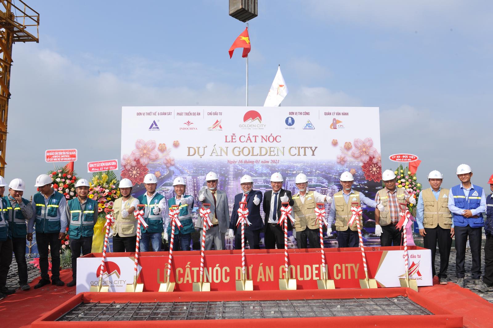 Hình ảnh cất nóc