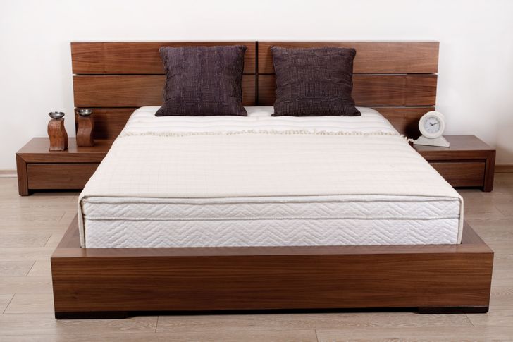 hình ảnh cận cảnh kiểu giường có đế rộng