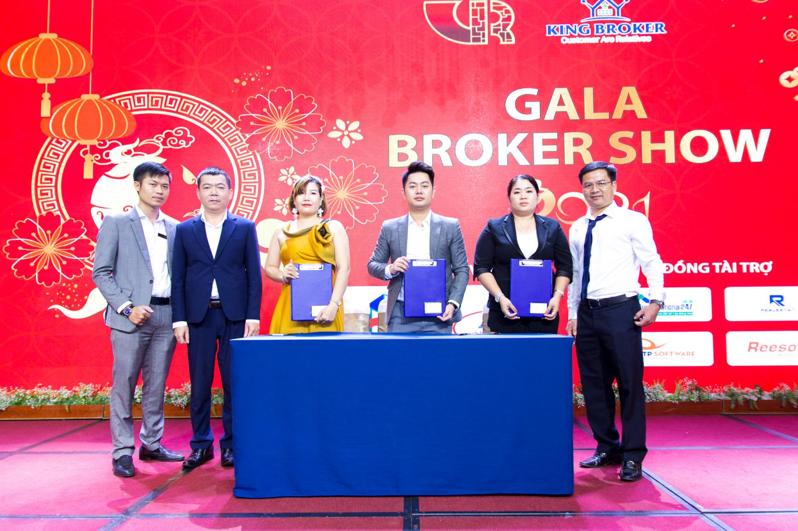 h&igrave;nh ảnh Gala Broker Show của KingBroker