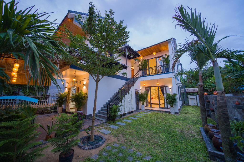 Một homestay c&oacute; s&acirc;n vườn