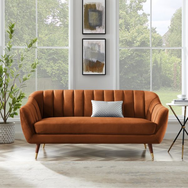 Mẫu ghế sofa nhỏ bọc nhung màu cam, chân bọc kim loại vàng đồng 