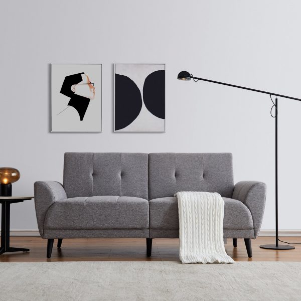 Ghế sofa nhỏ màu xám với chân thon được thiết kế theo phong cách đương đại kết hợp yếu tố cổ điển. Sản phẩm còn có màu be, đỏ, xanh dương.