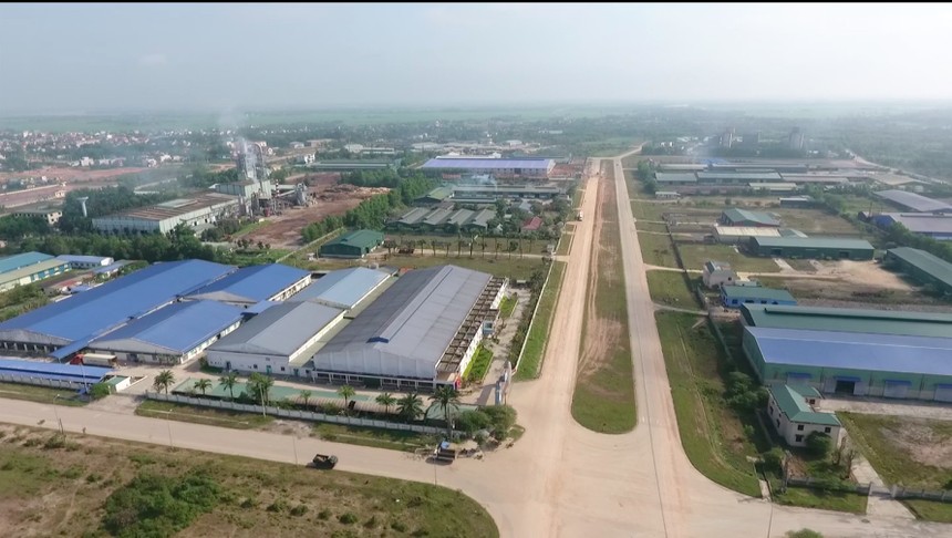 khu c&ocirc;ng nghiệp nh&igrave;n từ tr&ecirc;n cao