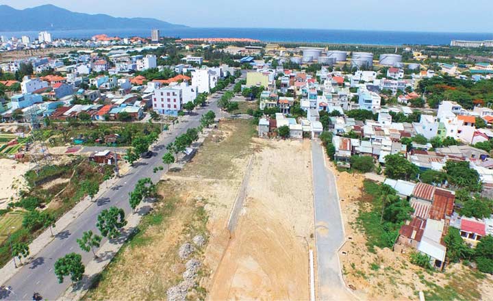 đất nền v&agrave; nh&agrave; ri&ecirc;ng lẻ tại Đ&agrave; Nẵng, ph&iacute;a xa l&agrave; biển