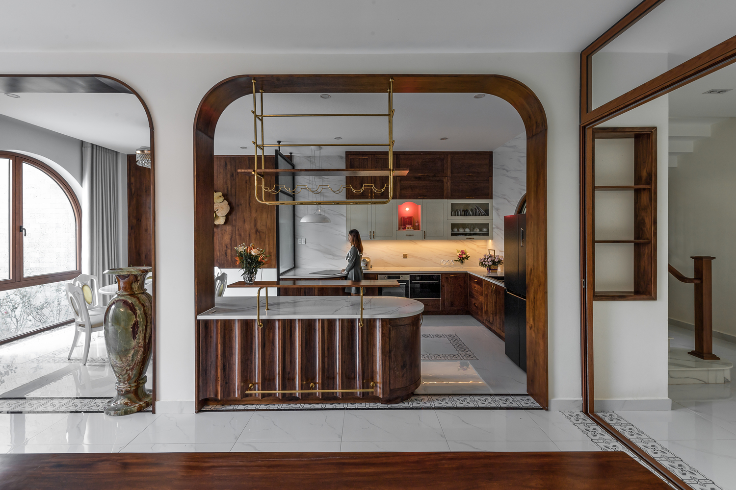 h&igrave;nh ảnh to&agrave;n cảnh ph&ograve;ng bếp ăn trong nh&agrave; phố S&oacute;c Trăng