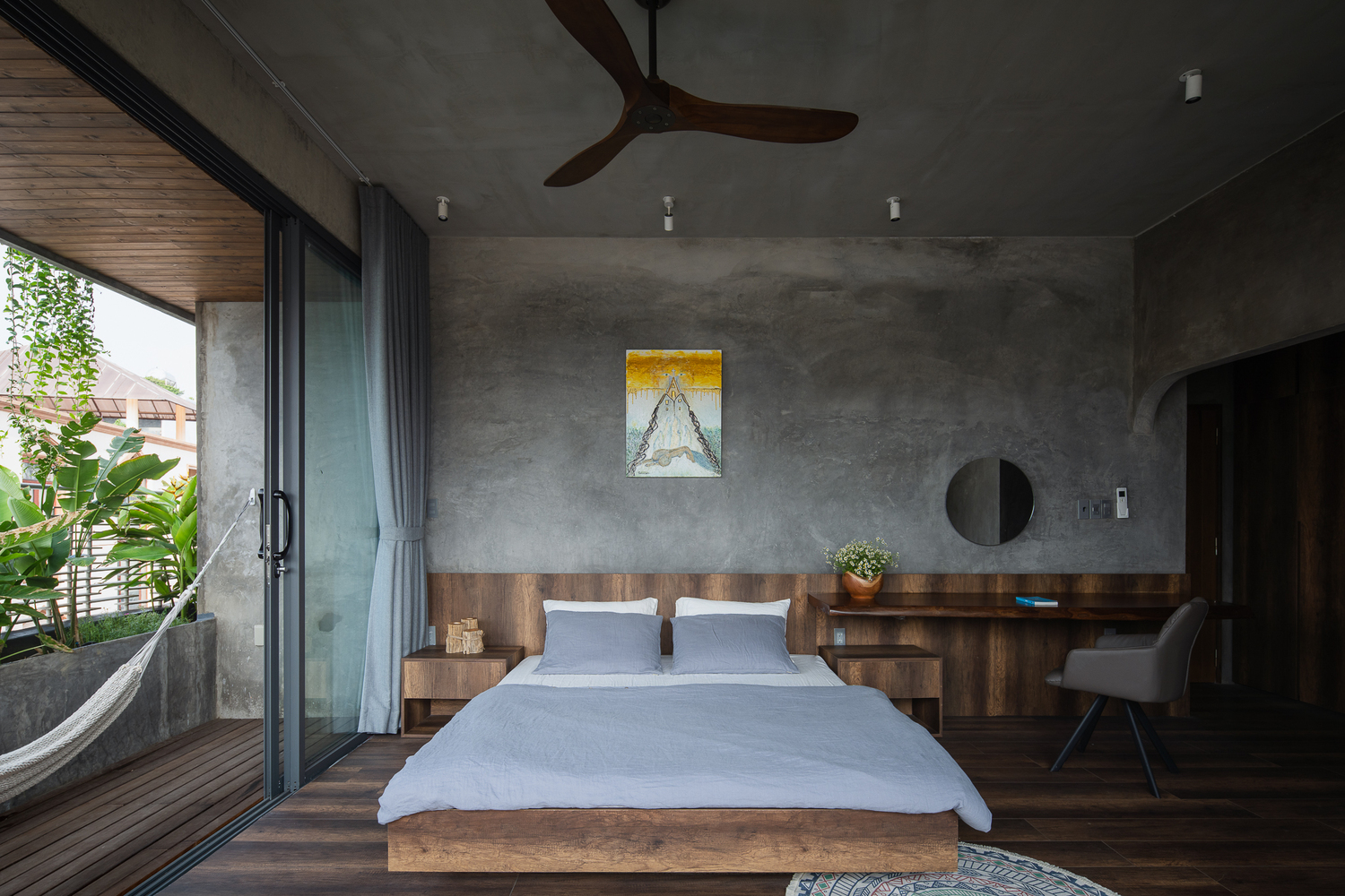 phòng ngủ tường bê tông, võng treo