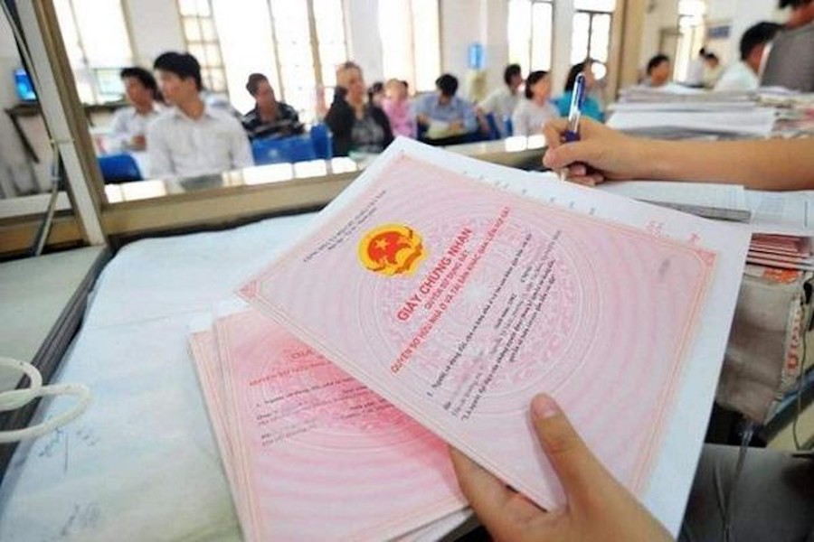 cận cảnh mặt trong của cuốn sổ đỏ
