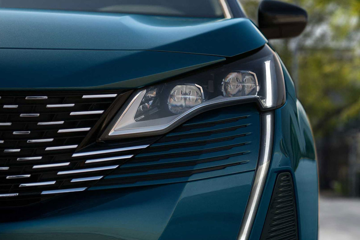 Ảnh Đ&egrave;n pha xe Peugeot 5008​​ 2021