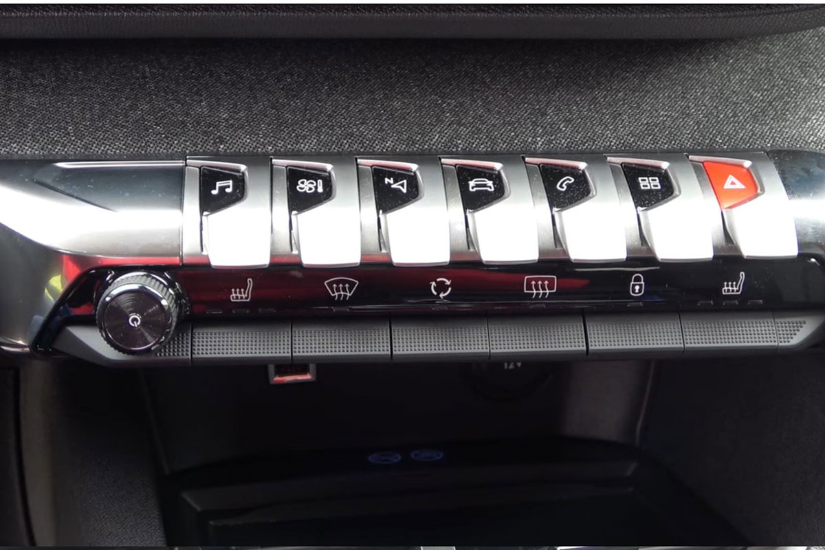 Ảnh Điều h&ograve;a xe Peugeot 5008​​ 2021