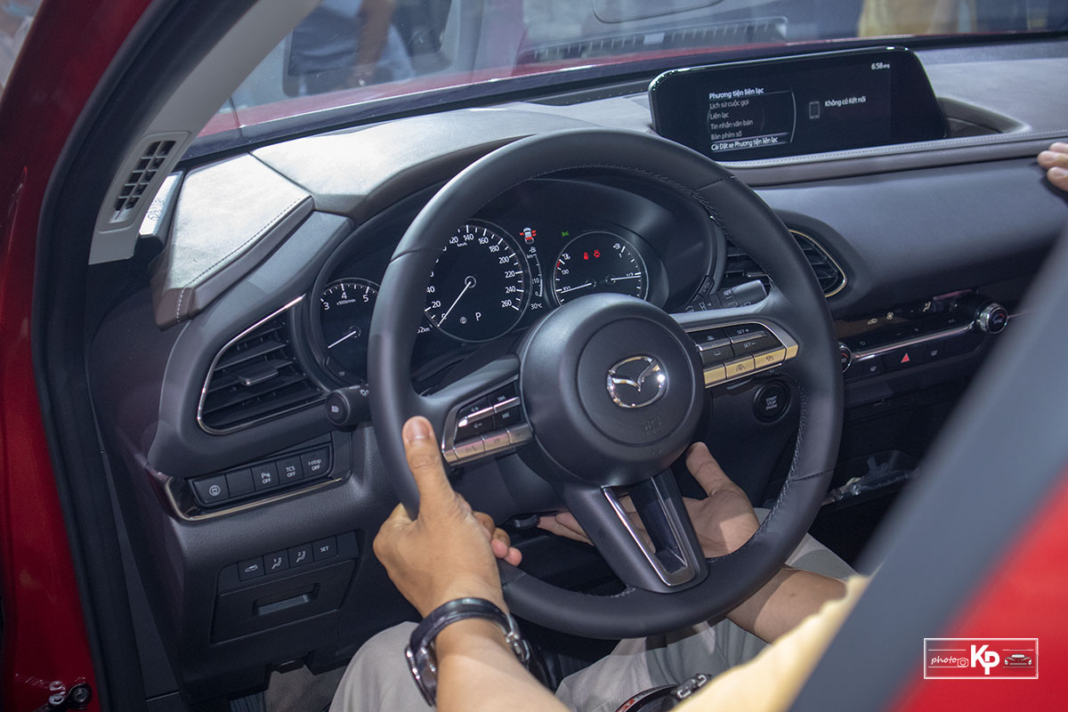 Khoang nội thất của Mazda CX-30 có thiết kế sang trọng, thời thượng 1
