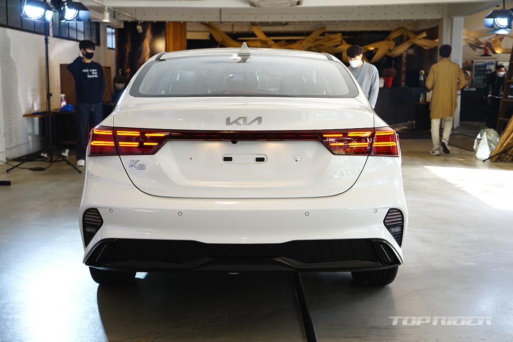 Kia Cerato 2021 tiếp tục trang bị động cơ 4 xy-lanh trước đ&oacute;.