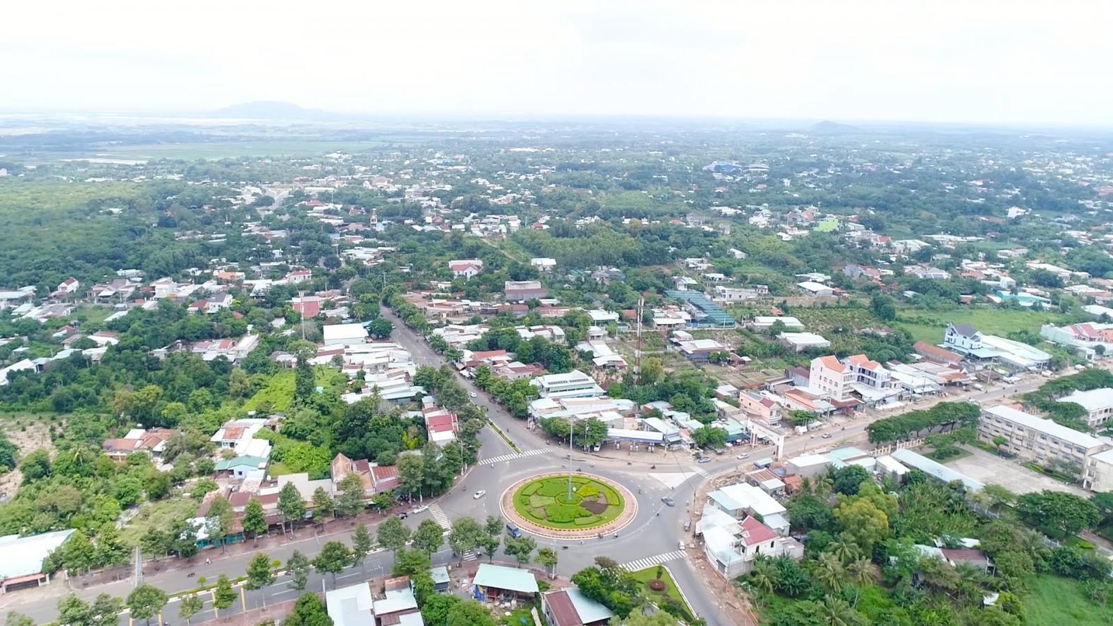 nhiều nh&agrave; ở, c&acirc;y cối, đường đi lại trong th&agrave;nh phố