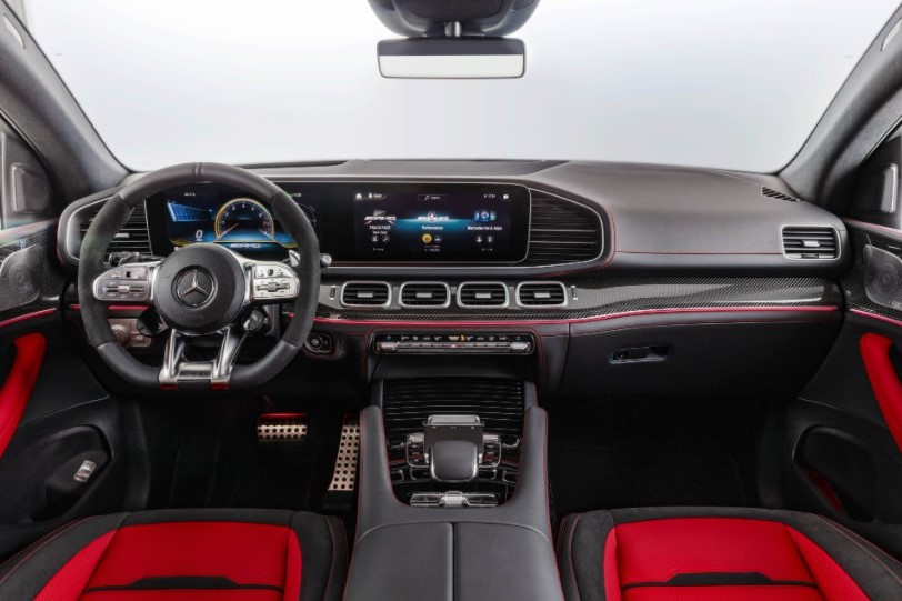 Khoang nội thất trên xe GLE 53 4Matic+ Coupe không sử dụng chất liệu gỗ như những mẫu xe "Mẹc" khác Khoang nội thất trên xe GLE 53 4Matic+ Coupe không sử dụng chất liệu gỗ như những mẫu xe "Mẹc" khác 1