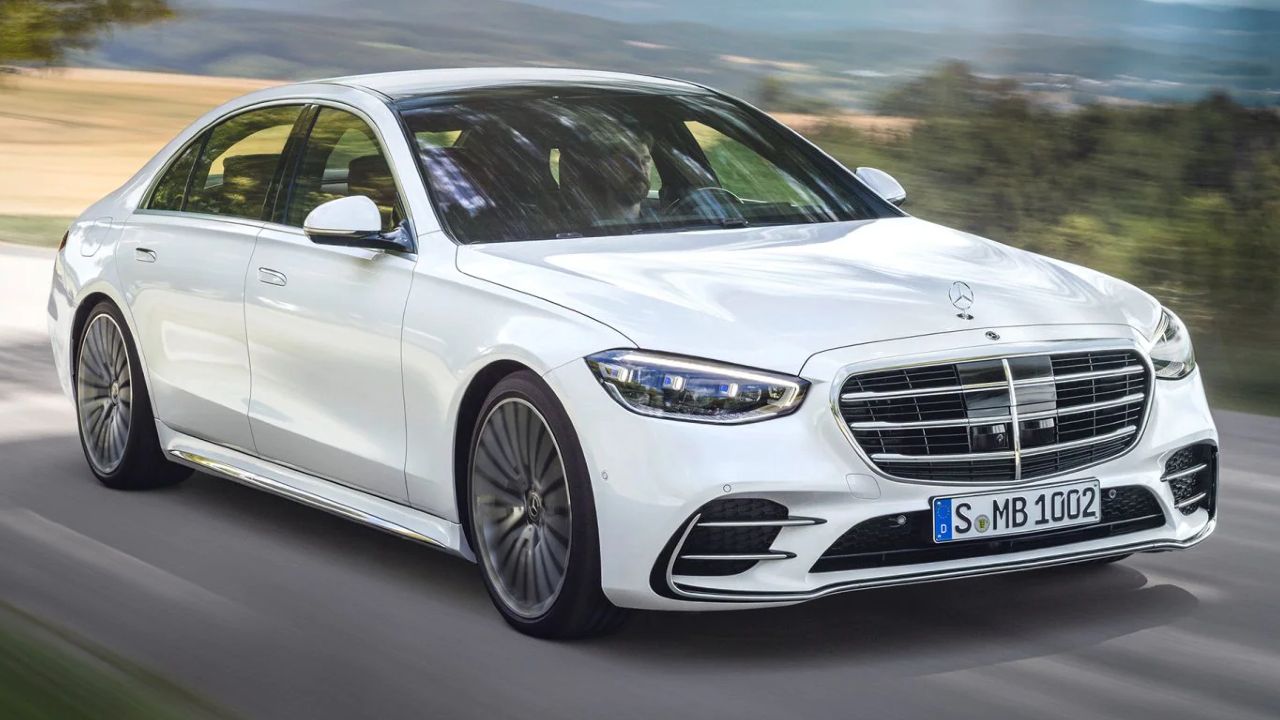 Mercedes-Benz S-Class gi&agrave;nh giải xe sang thế giới của năm 2021.