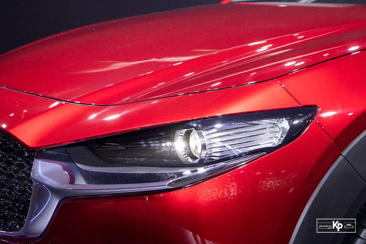 Ảnh Đ&egrave;n pha xe Mazda CX-30 2021