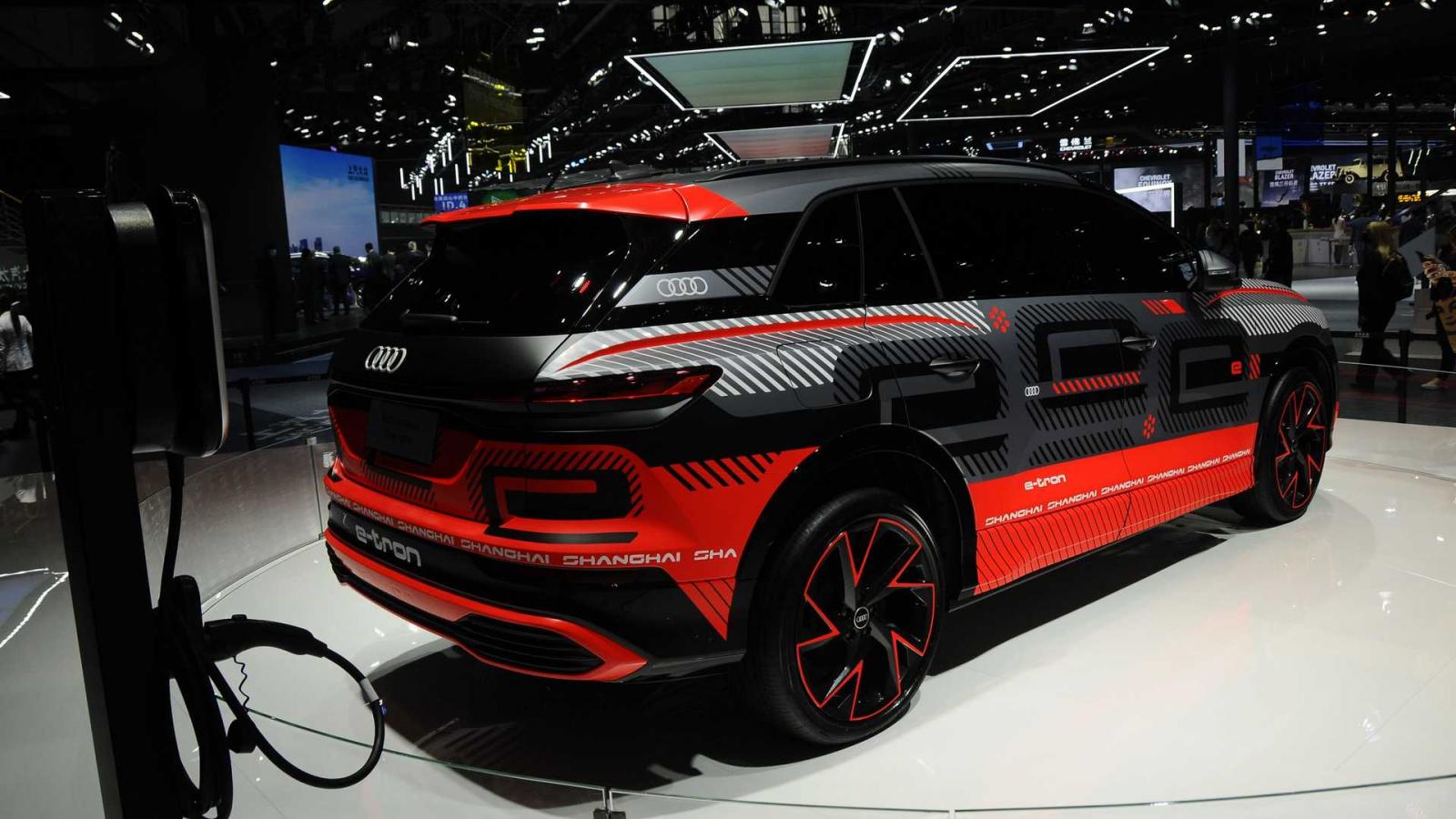 SUV Audi chạy điện mới dự kiến t&iacute;ch hợp c&ocirc;ng nghệ pin v&agrave; sạc cực kỳ hiện đại.