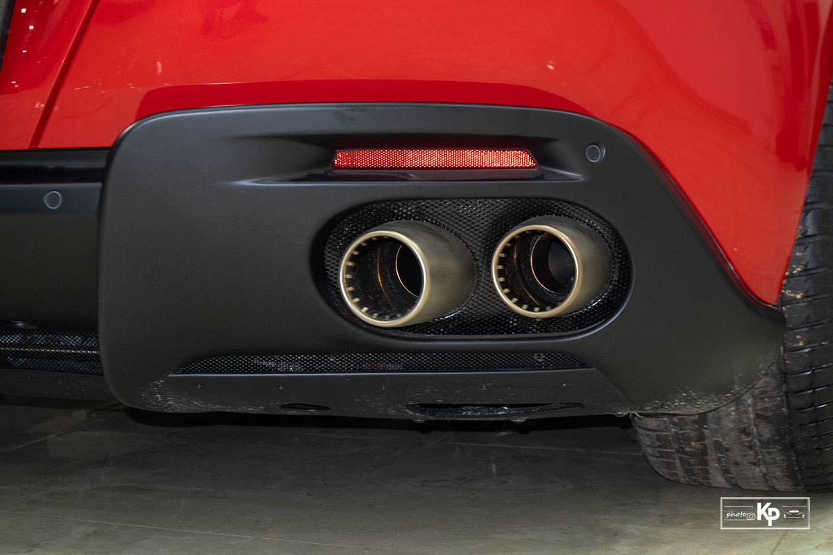 Cận cảnh xe Ferrari Roma màu đỏ Rosso "độc nhất" Việt Nam a6