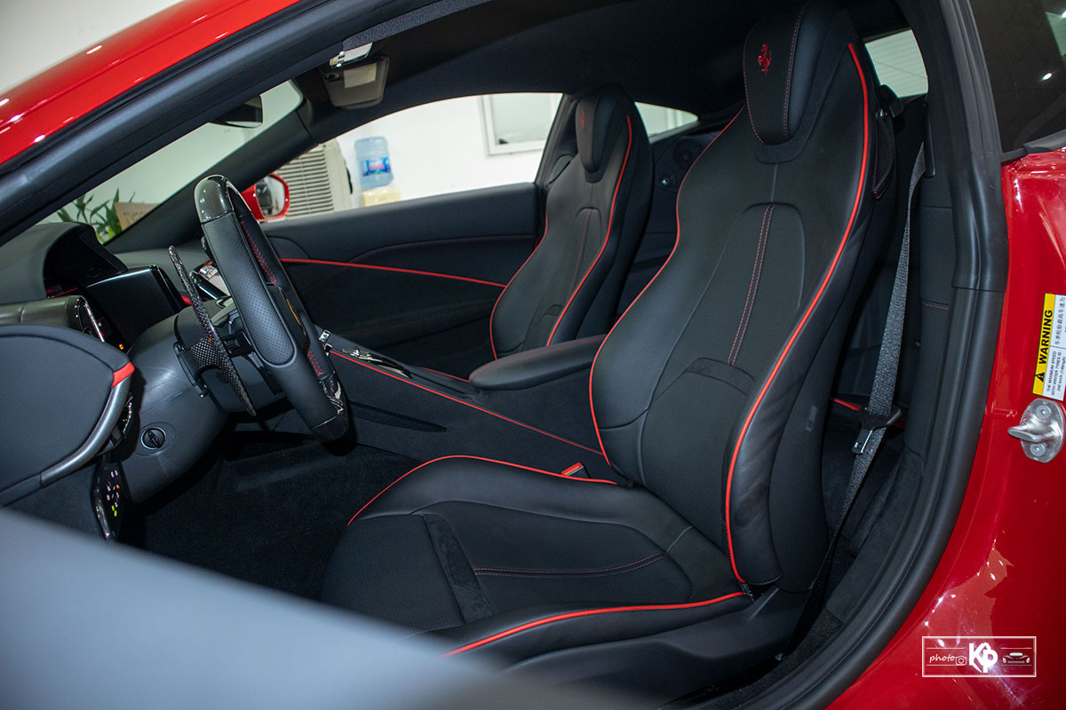Cận cảnh xe Ferrari Roma màu đỏ Rosso "độc nhất" Việt Nam a9